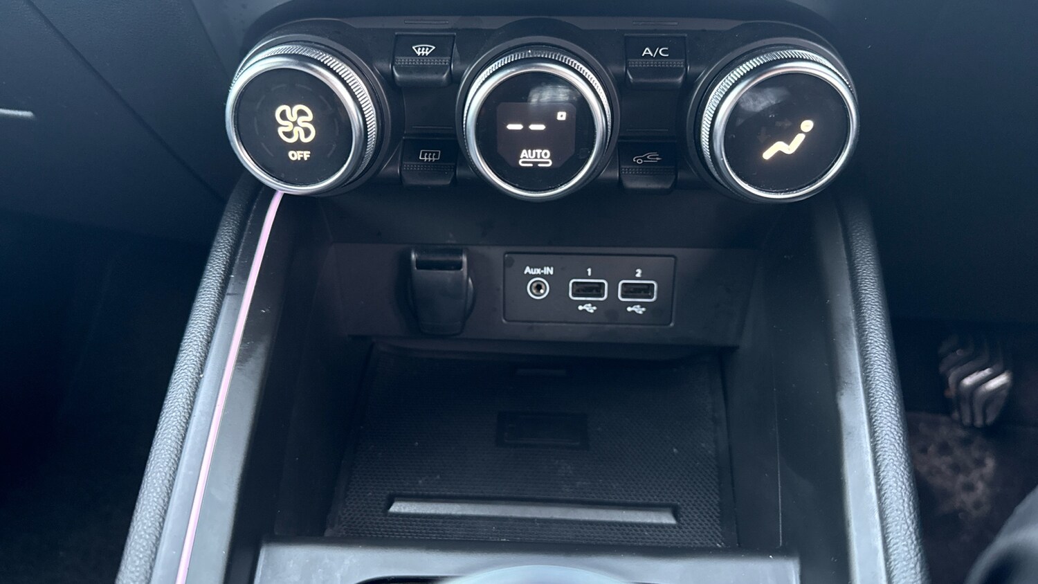 Used Renault Clio 2021 for sale - 76578084: Photo 31