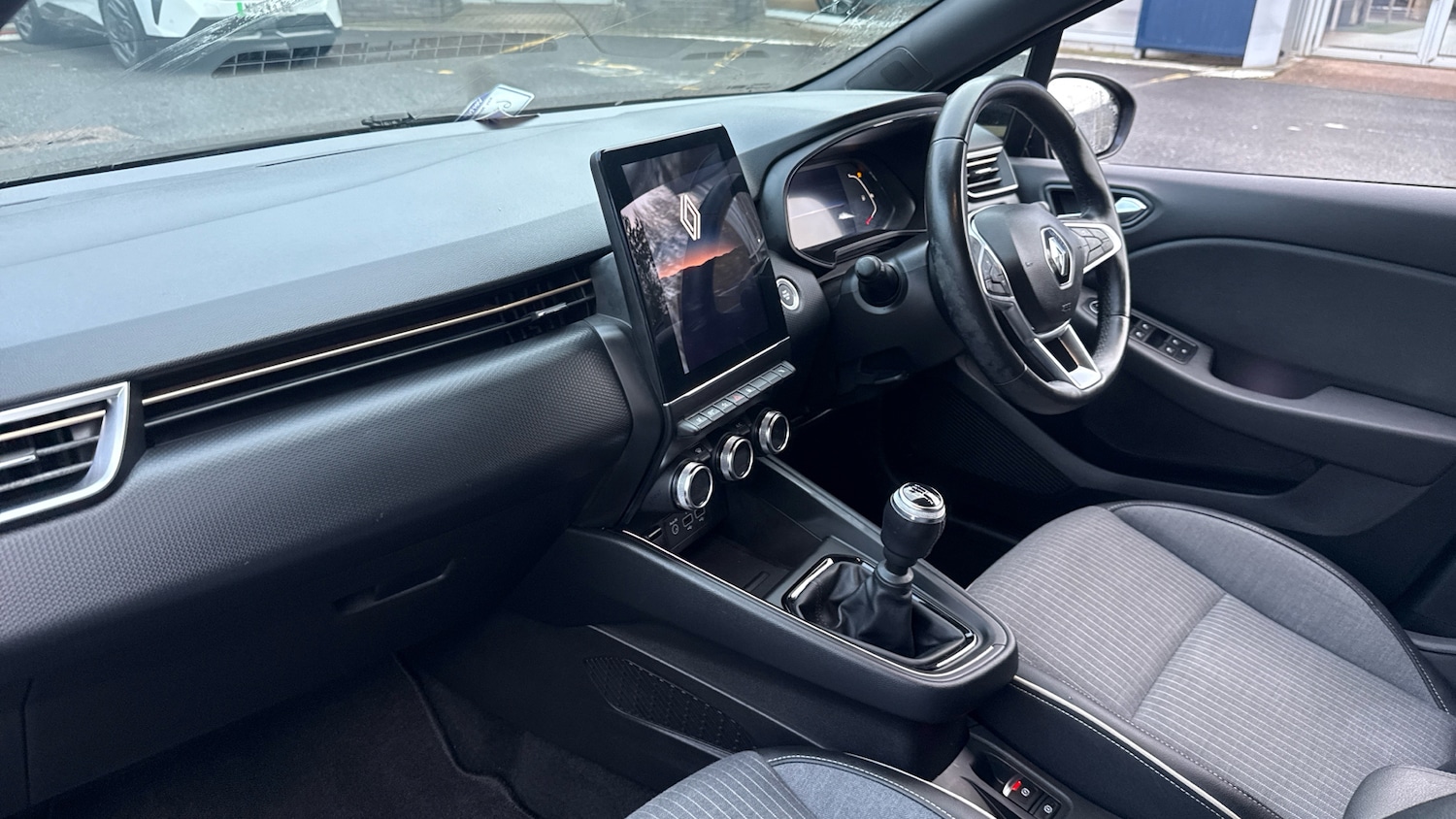 Used Renault Clio 2021 for sale - 76578084: Photo 9