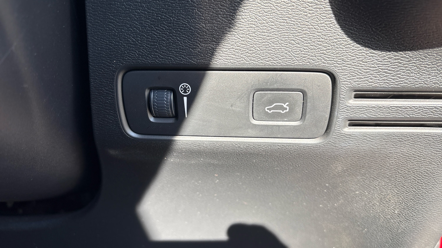 Used Volvo XC40 2020 for sale - 76131134: Photo 32