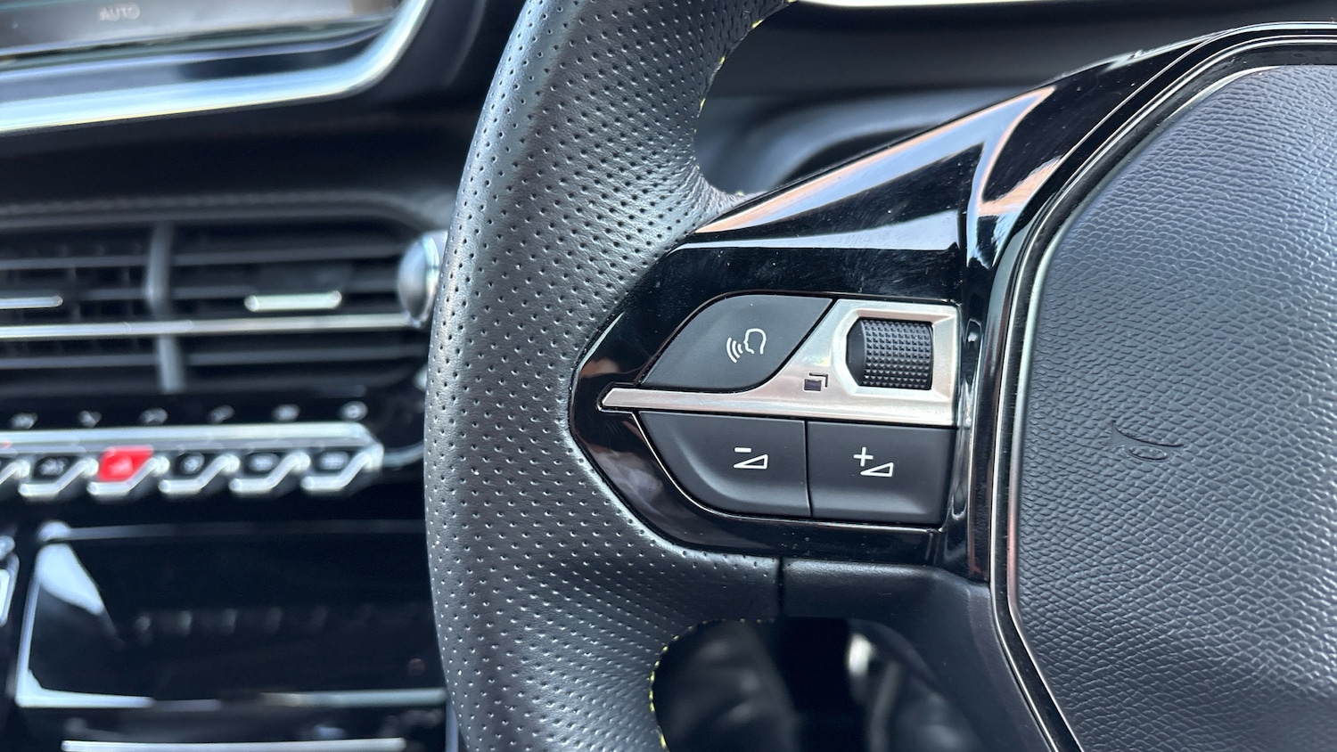 Used Peugeot 208 2020 for sale - 78077538: Photo 26