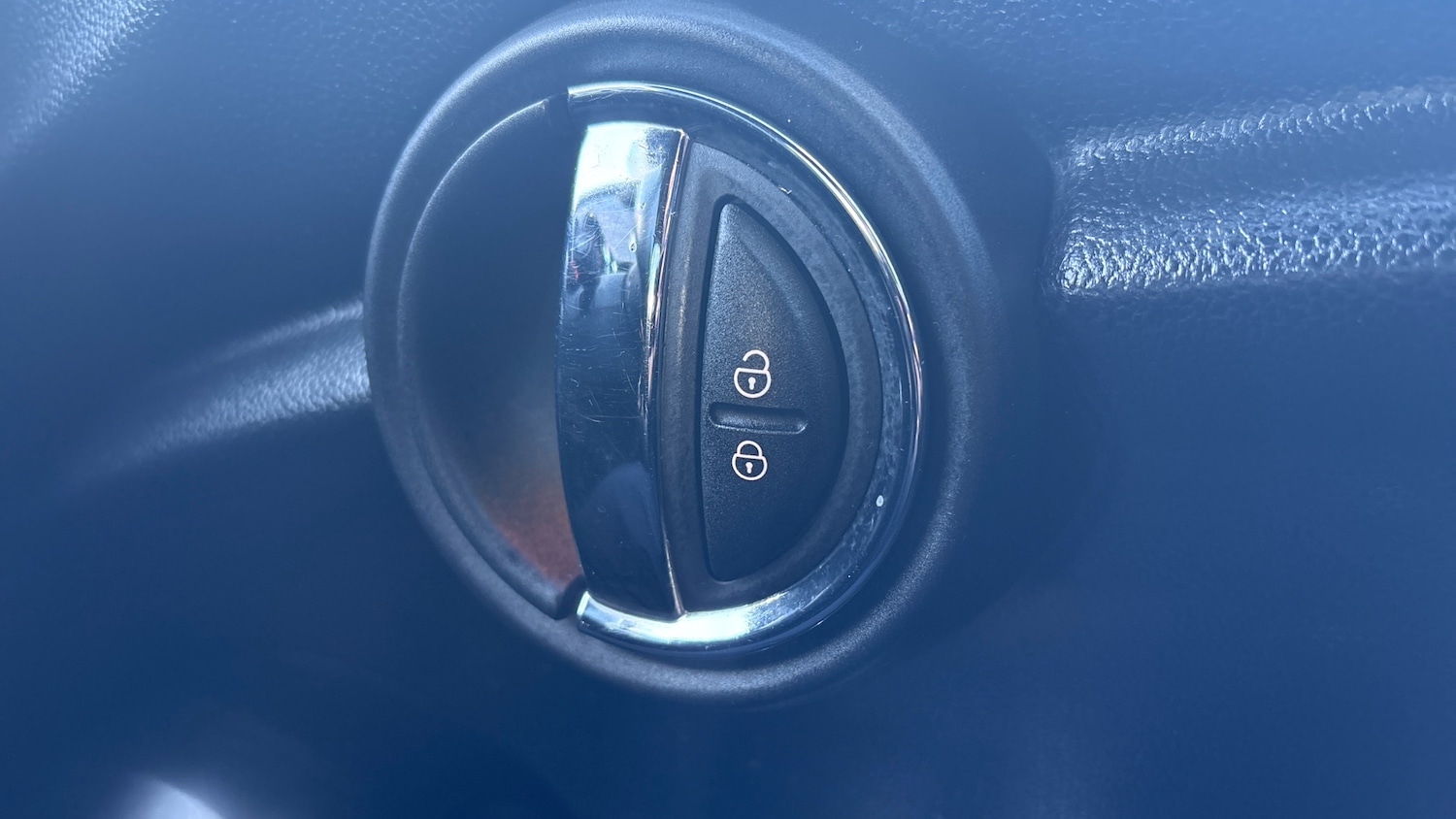 Used MINI Convertible 2018 for sale - 77847691: Photo 30