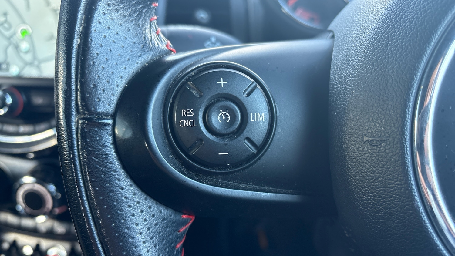 Used MINI Convertible 2018 for sale - 77847691: Photo 31