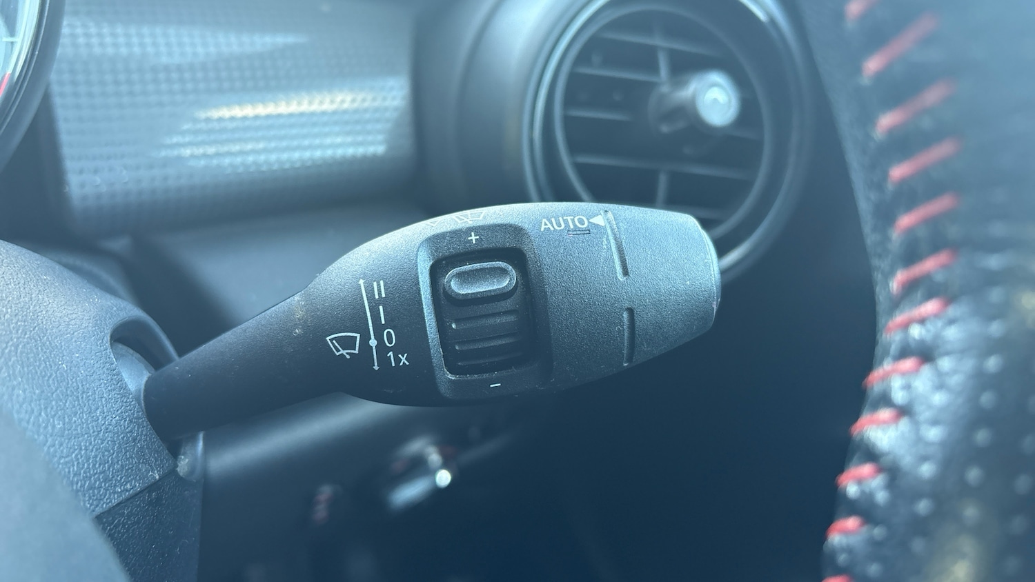 Used MINI Convertible 2018 for sale - 77847691: Photo 33