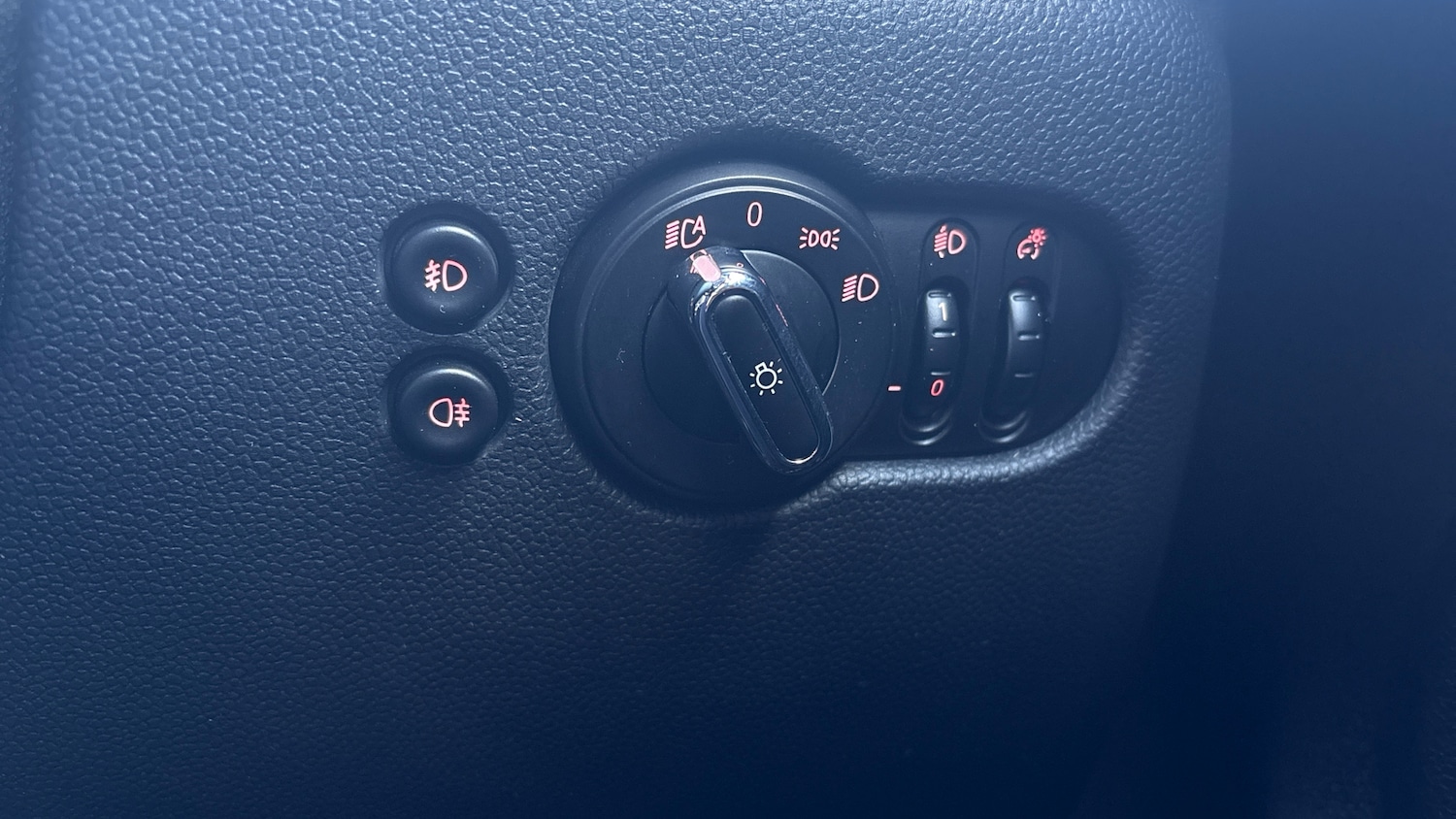 Used MINI Convertible 2018 for sale - 77847691: Photo 35