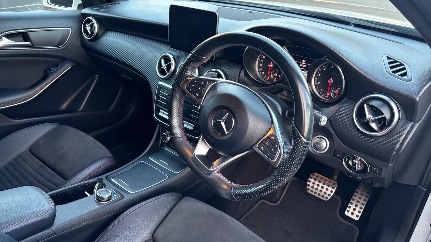 Used Mercedes-Benz A-Class 2017 for sale - 76894348: Photo 11