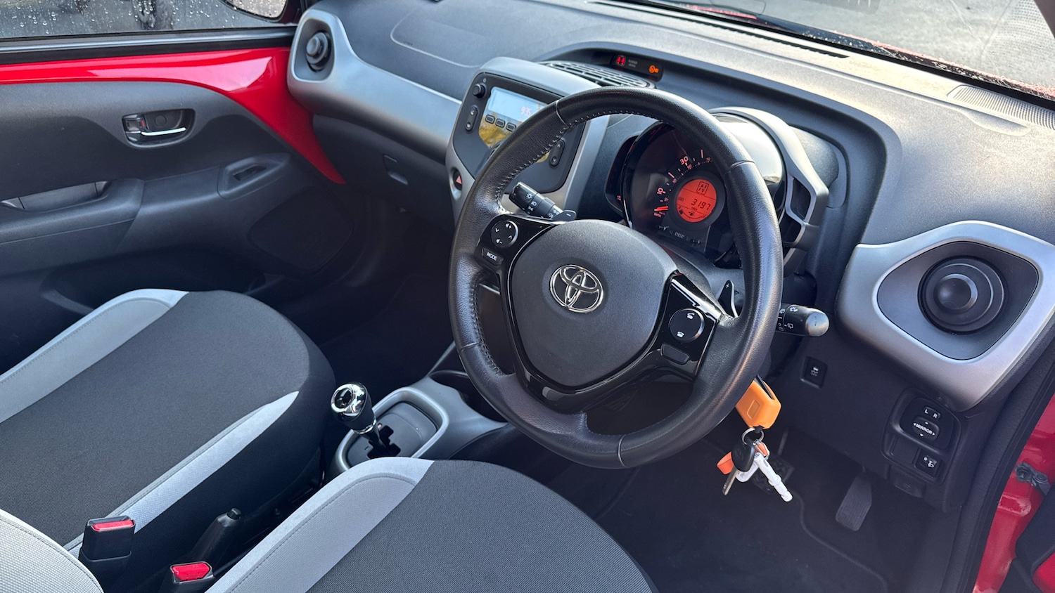 Used Toyota AYGO 2017 for sale - 76782527: Photo 11