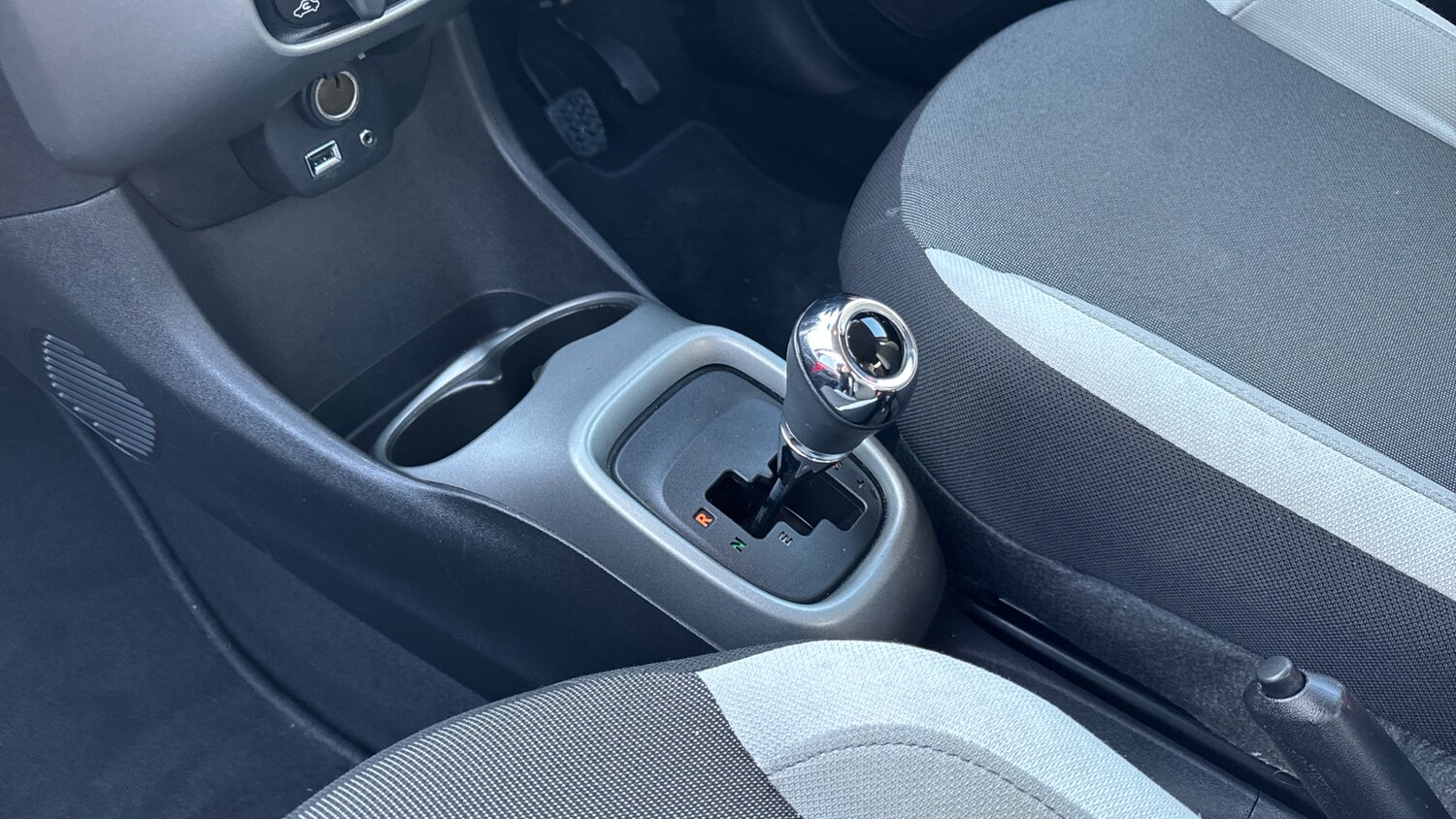 Used Toyota AYGO 2017 for sale - 76782527: Photo 13