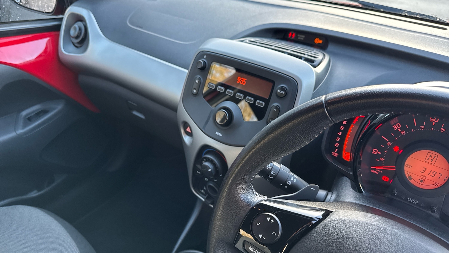 Used Toyota AYGO 2017 for sale - 76782527: Photo 14