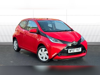 2017 (67) - 1.0 VVT-i X-Play 5dr x-shift Petrol Hatchback