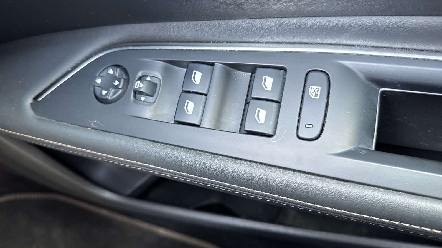 Used Peugeot 3008 2020 for sale - 77116429: Photo 32