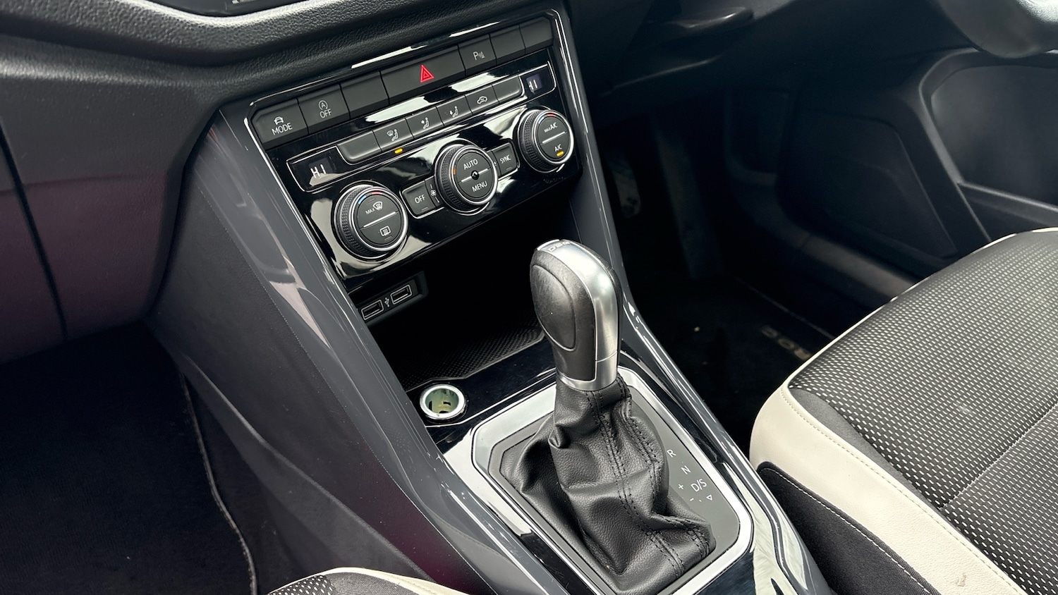 Used Volkswagen T-Roc 2019 for sale - 76881550: Photo 13