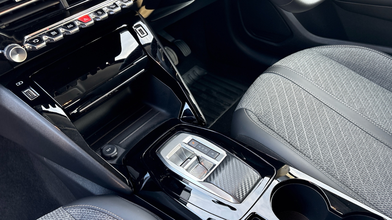 Used Peugeot 208 2023 for sale - 77035729: Photo 13