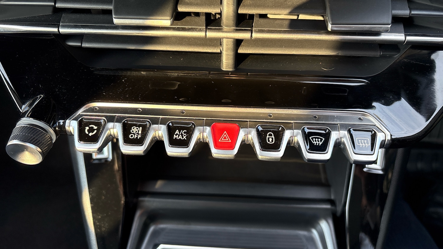 Used Peugeot 208 2023 for sale - 77035729: Photo 23