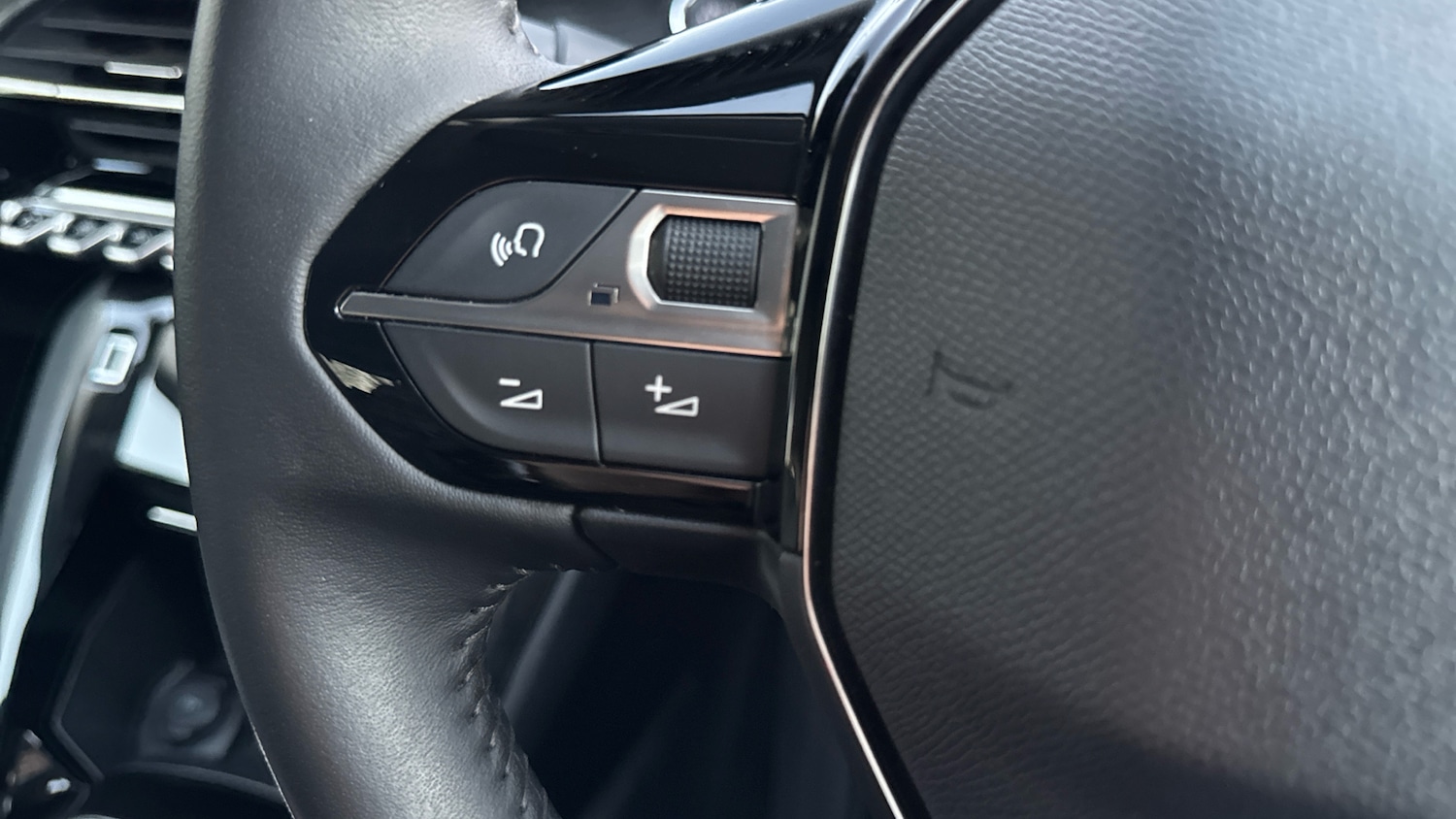 Used Peugeot 208 2023 for sale - 76948848: Photo 27