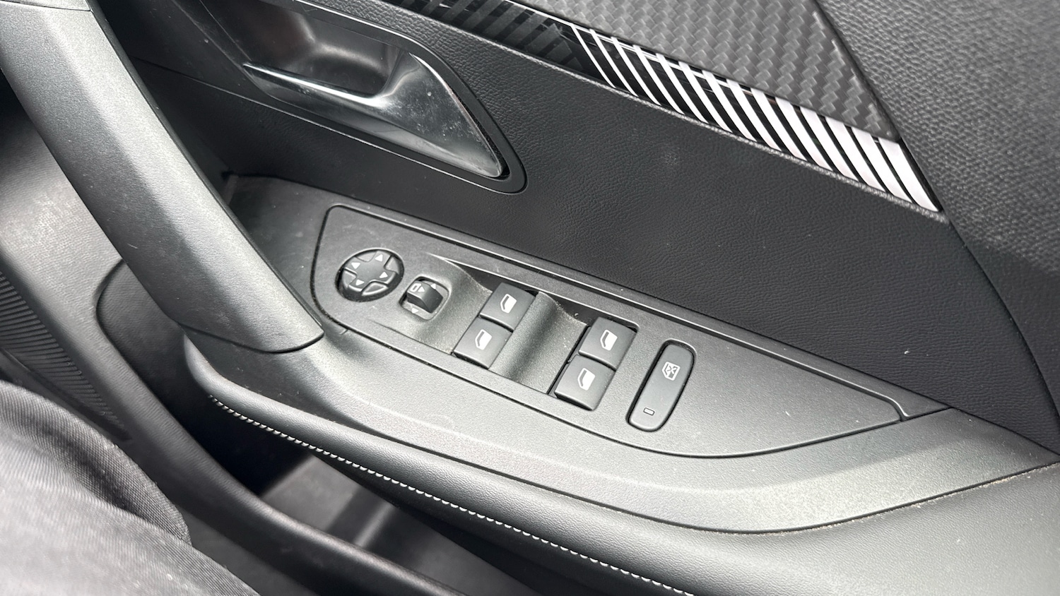 Used Peugeot 2008 2023 for sale - 77915376: Photo 24