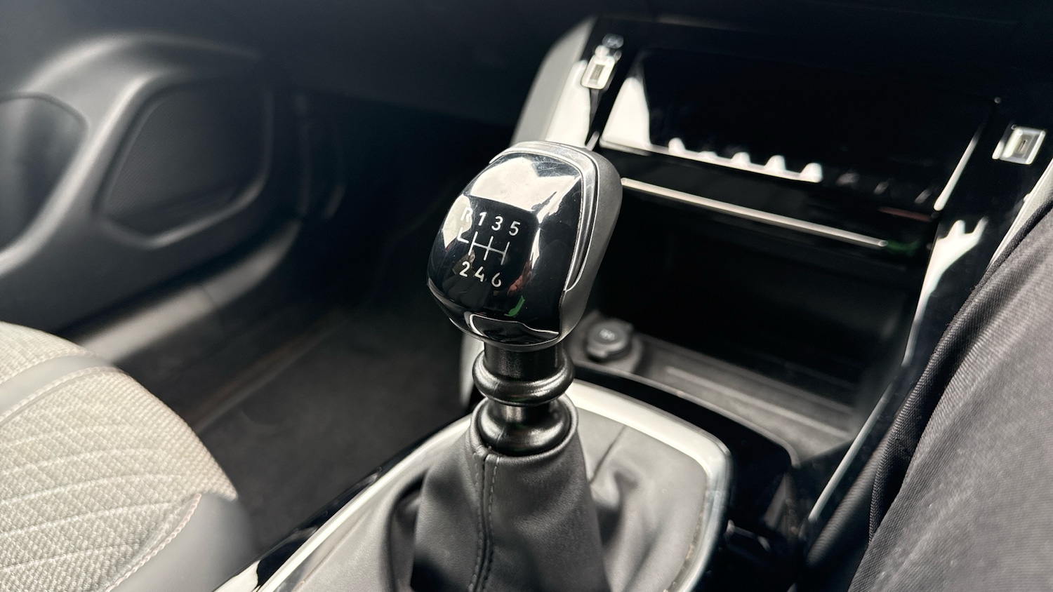 Used Peugeot 2008 2023 for sale - 77915376: Photo 28