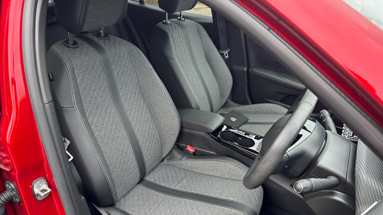 Used Peugeot 2008 2023 for sale - 77915376: Photo 30