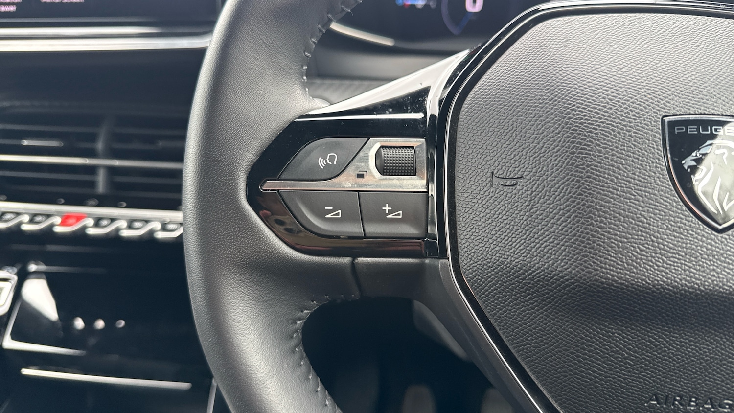 Used Peugeot 2008 2023 for sale - 77915376: Photo 41