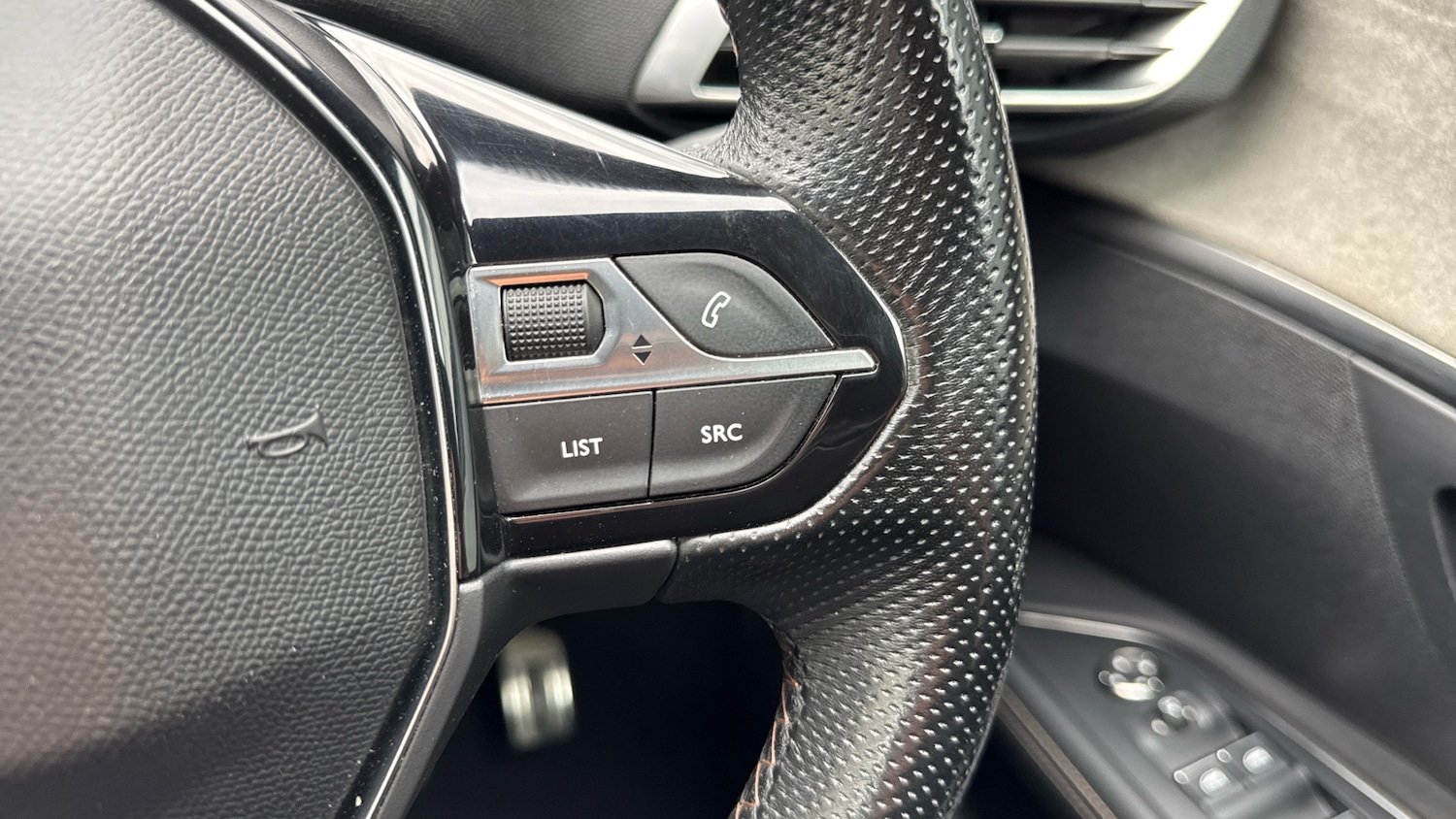 Used Peugeot 5008 2023 for sale - 76426236: Photo 33