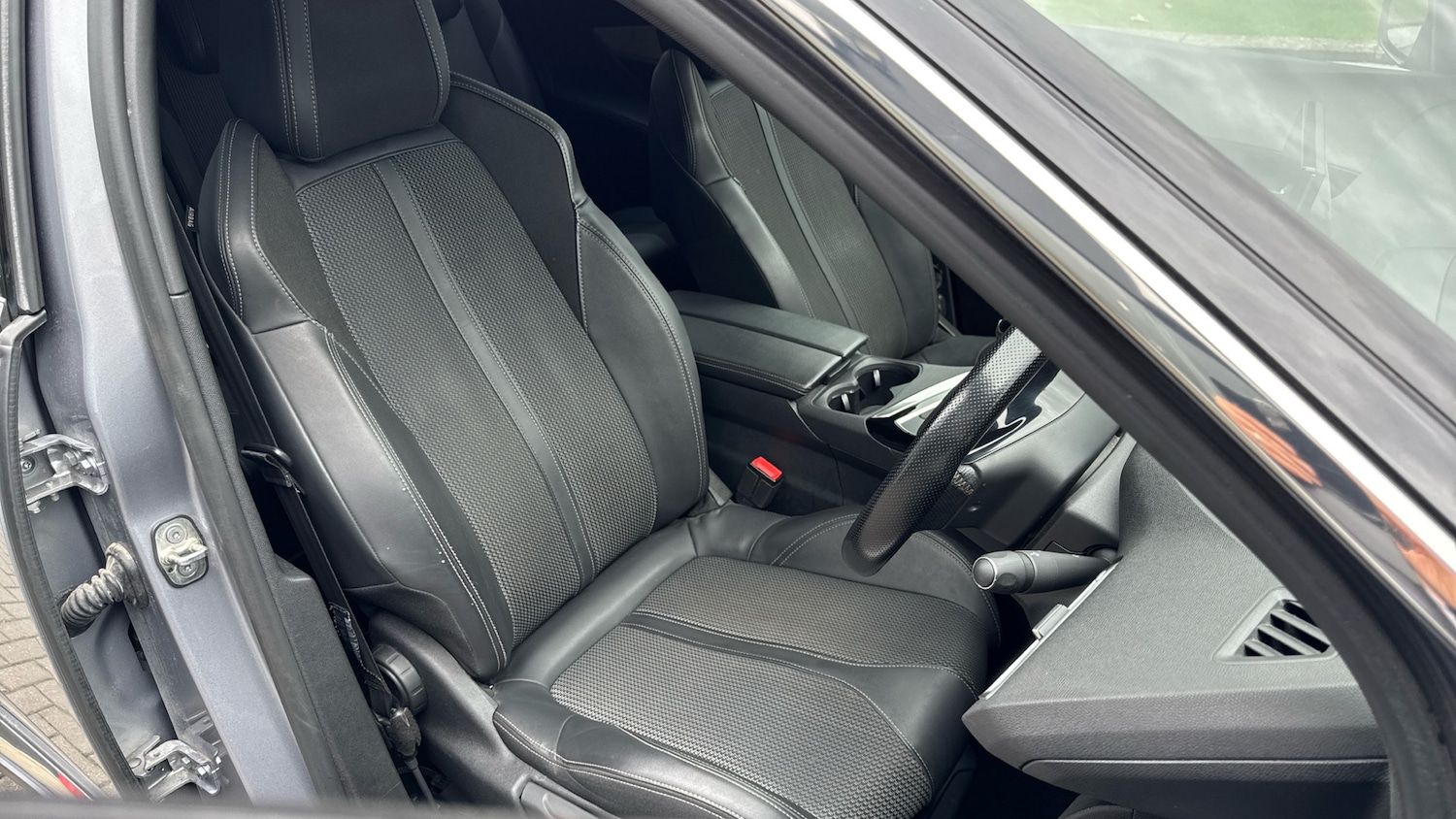 Used Peugeot 5008 2023 for sale - 76426236: Photo 38