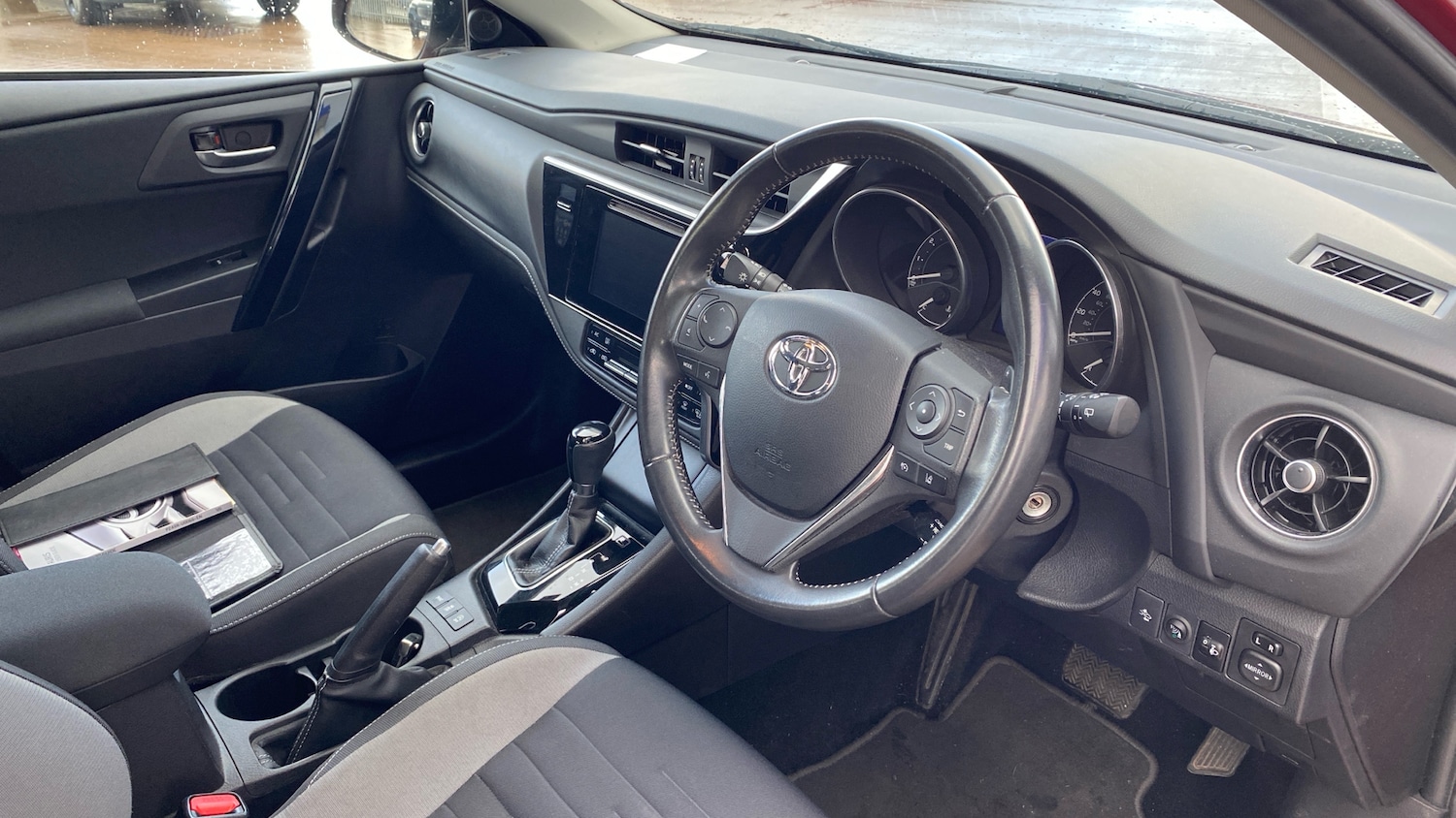 Used Toyota Auris 2018 for sale - 77245403: Photo 11