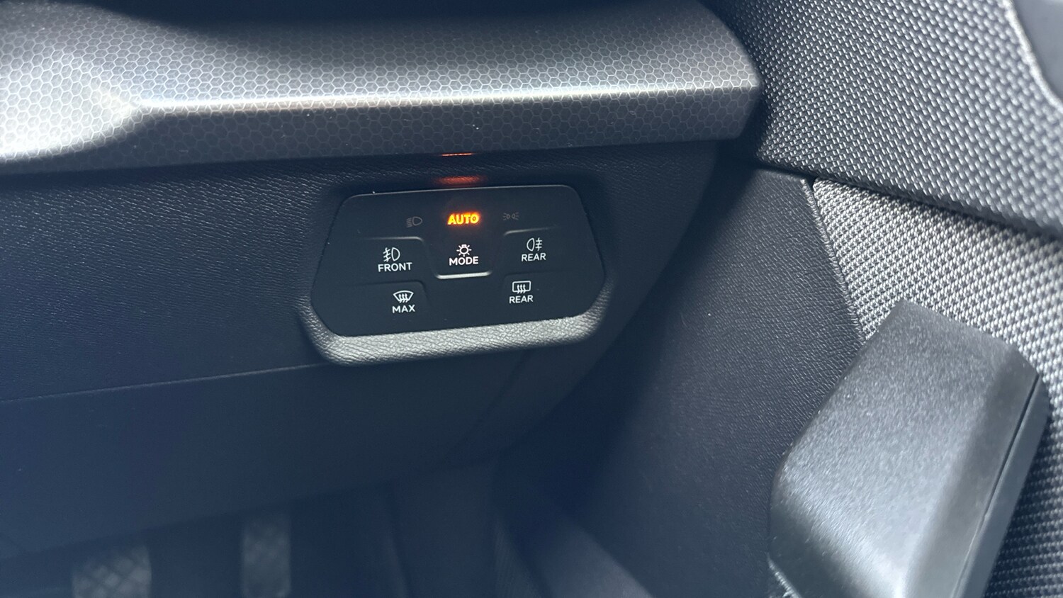 Used SEAT Leon 2020 for sale - 76777228: Photo 30