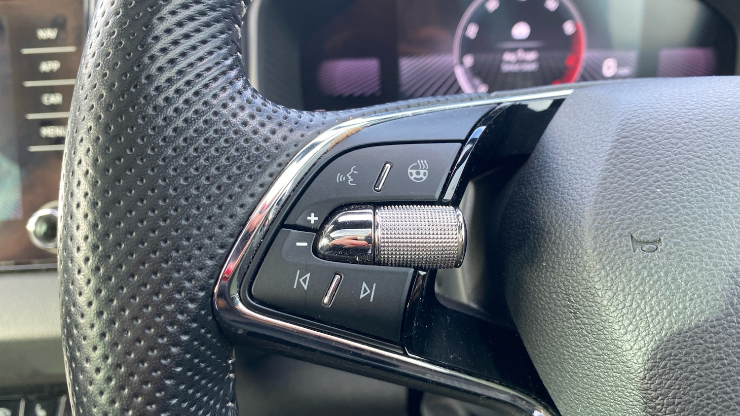 Used Skoda Karoq 2023 for sale - 77403763: Photo 38