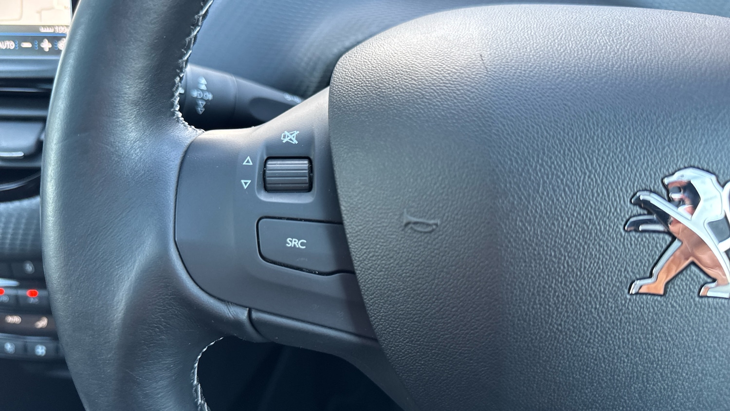 Used Peugeot 2008 2019 for sale - 76894352: Photo 29