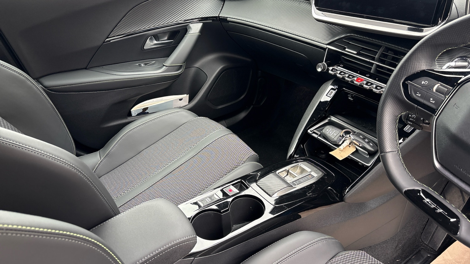 Used Peugeot 2008 2024 for sale - 77953850: Photo 14