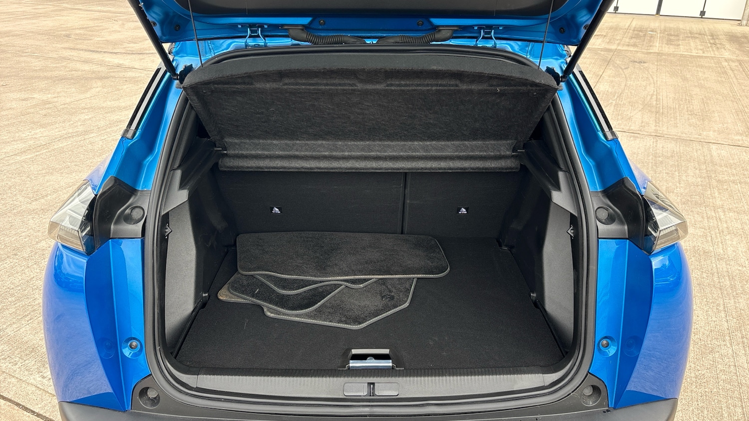 Used Peugeot 2008 2024 for sale - 77953850: Photo 4