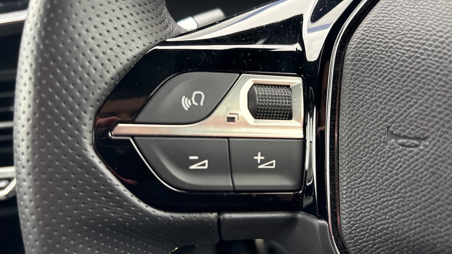 Used Peugeot 2008 2024 for sale - 77953850: Photo 45