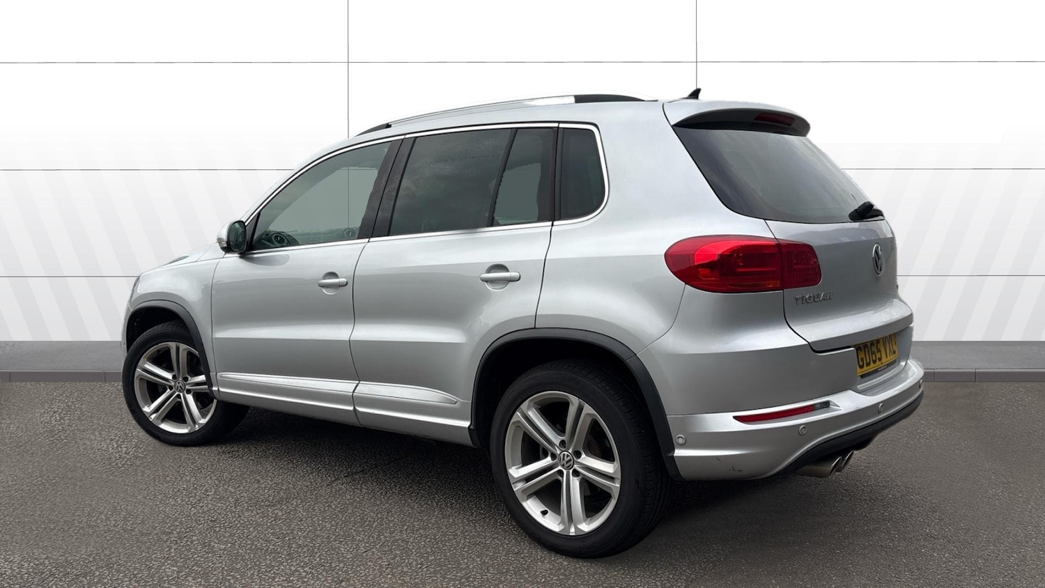 Used Volkswagen Tiguan 2015 for sale - 76366234: Photo 2
