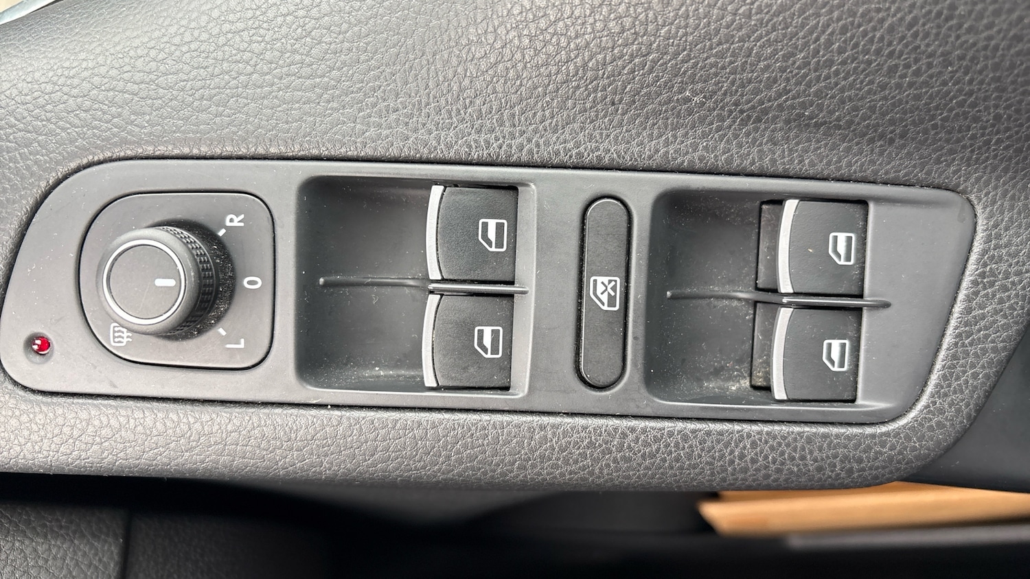 Used Volkswagen Tiguan 2015 for sale - 76366234: Photo 28