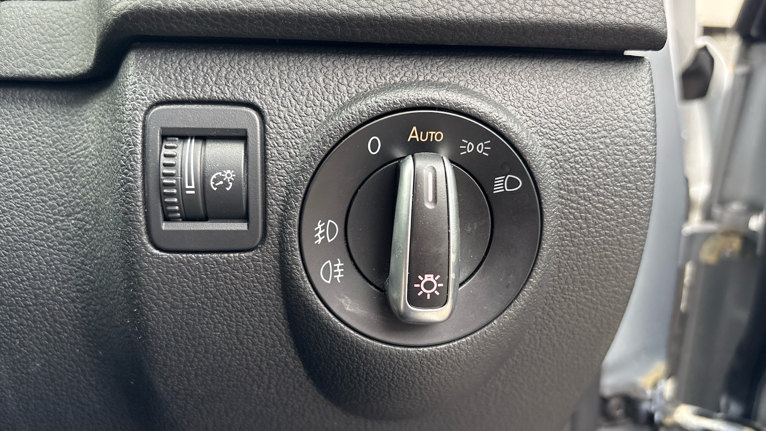 Used Volkswagen Tiguan 2015 for sale - 76366234: Photo 29