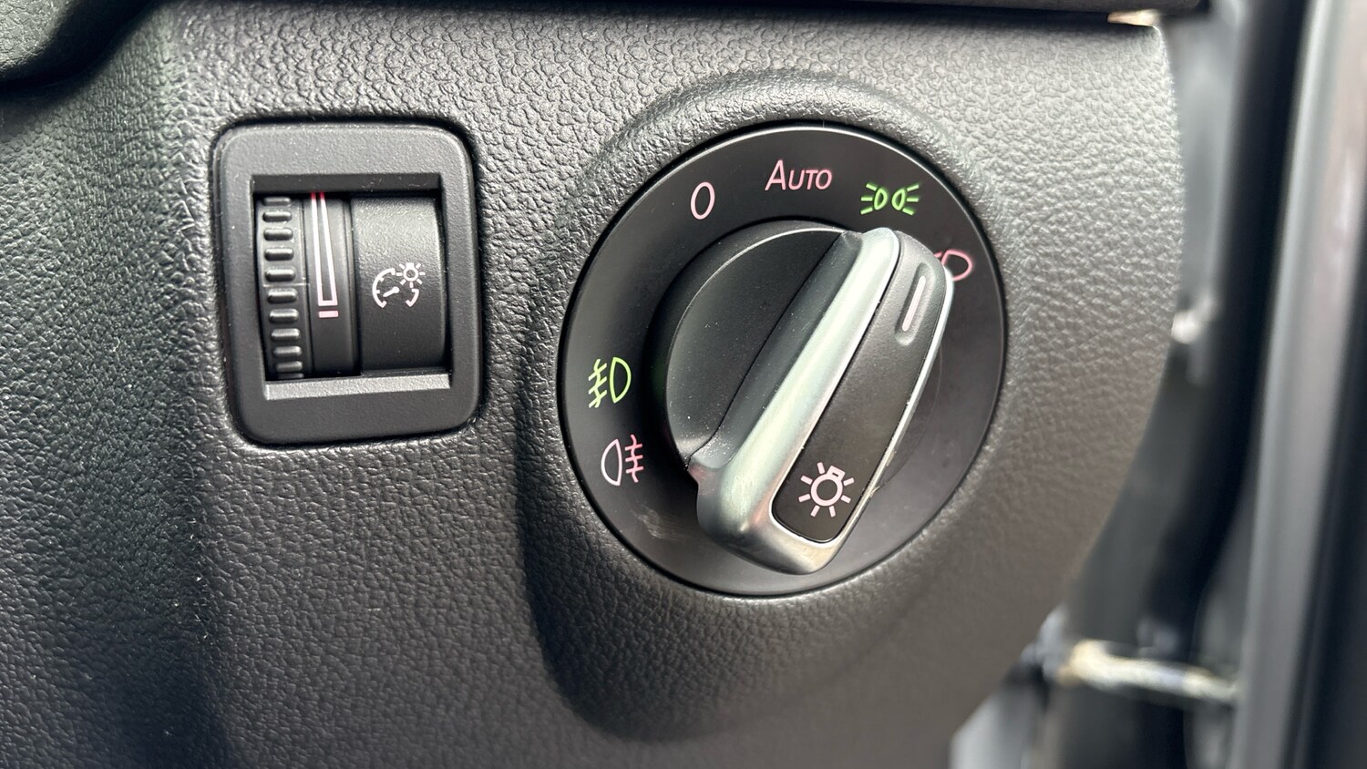 Used Volkswagen Tiguan 2015 for sale - 76366234: Photo 30