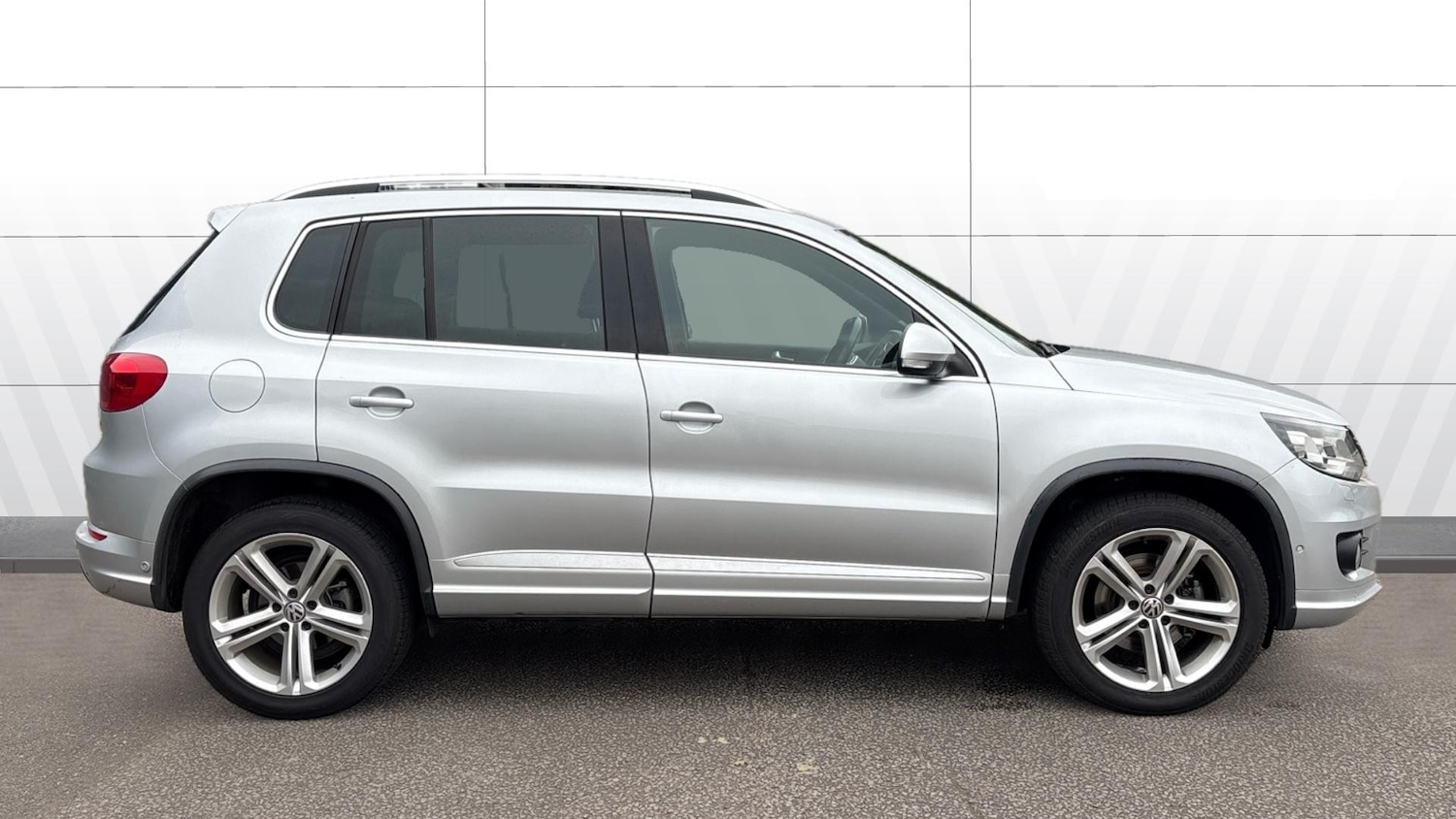 Used Volkswagen Tiguan 2015 for sale - 76366234: Photo 5