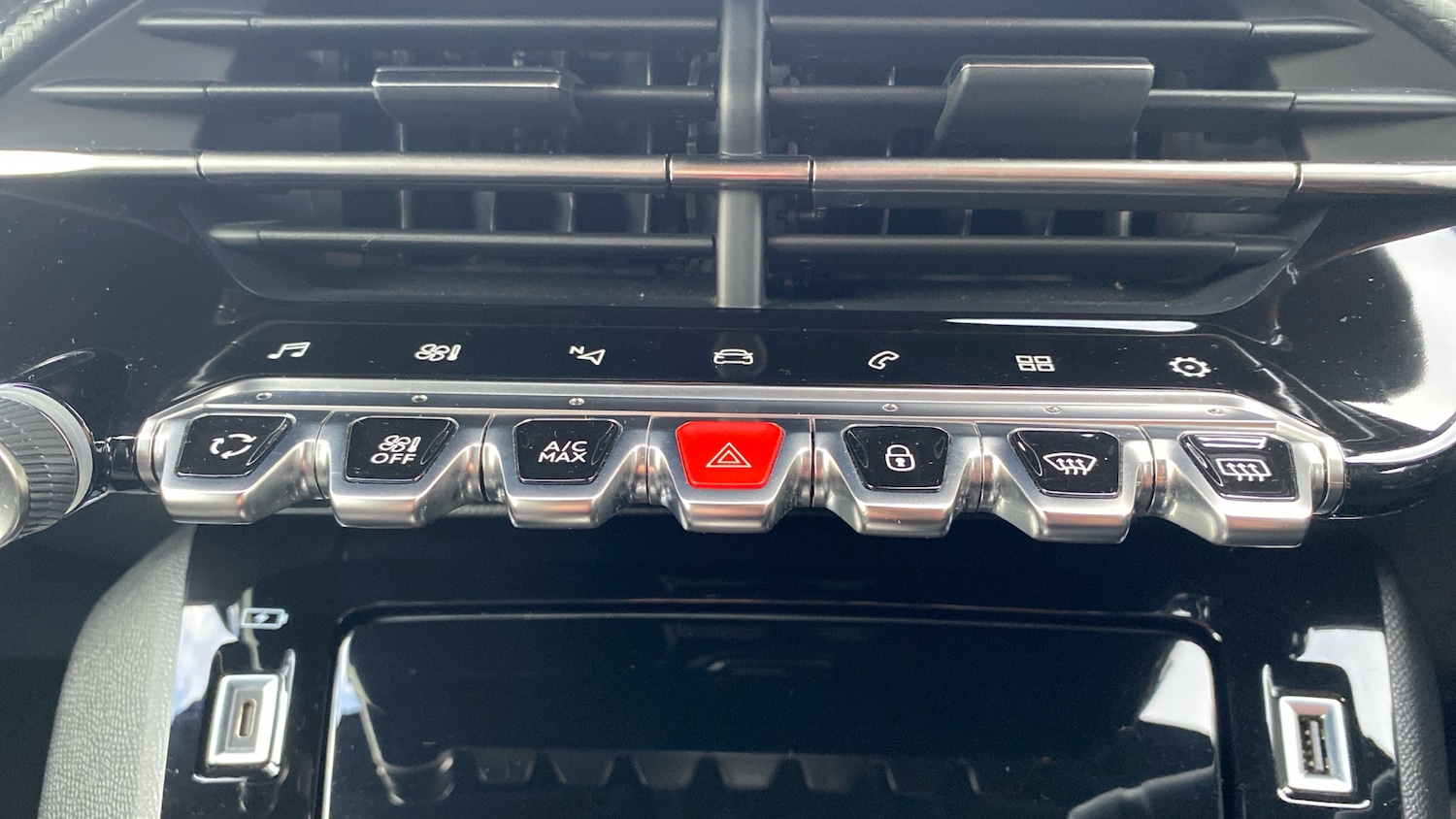 Used Peugeot 208 2023 for sale - 77528483: Photo 33