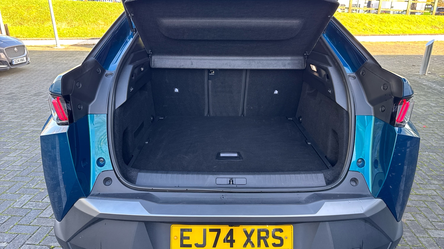 Used Peugeot 3008 2024 for sale - 77605145: Photo 4