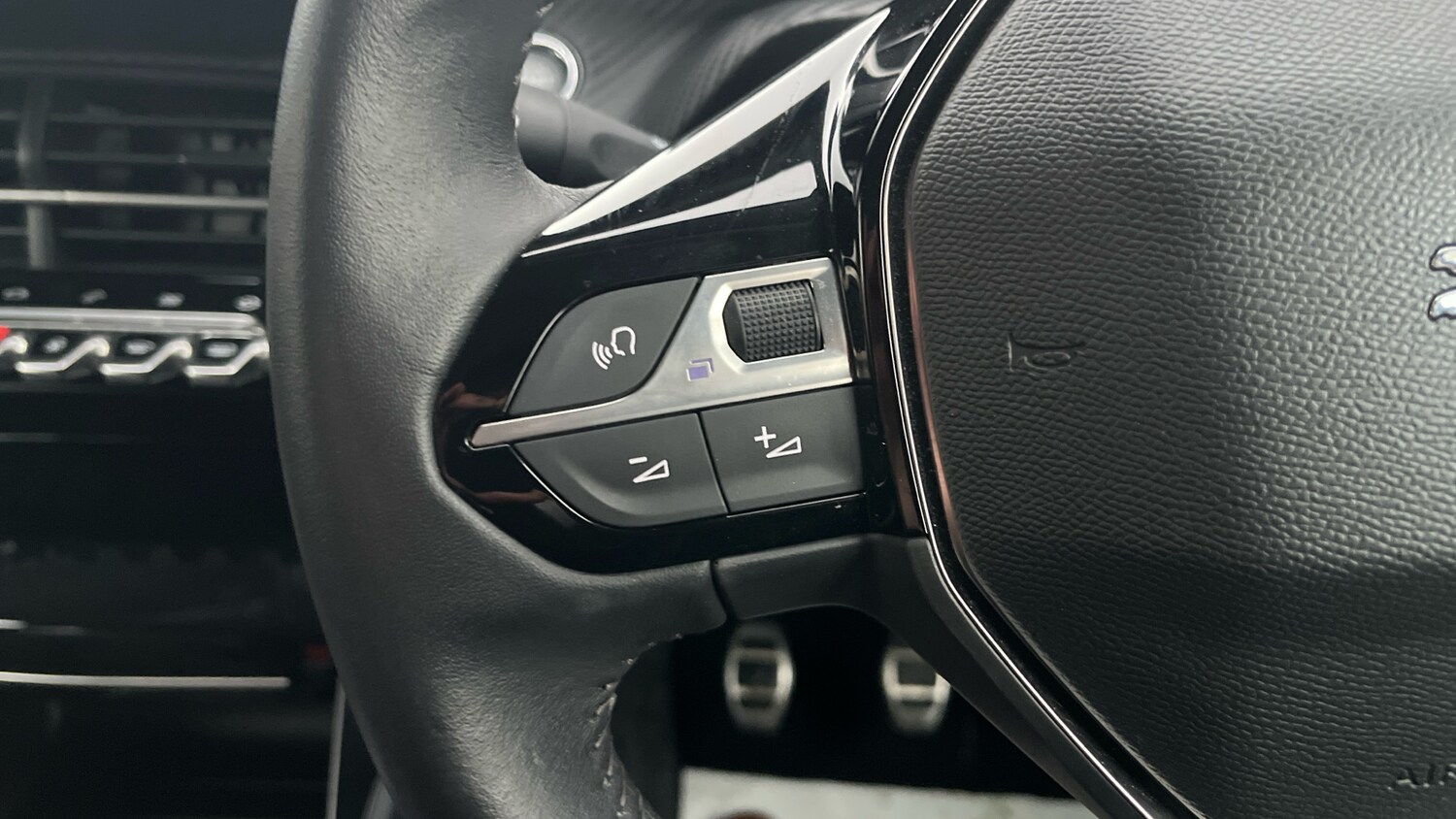 Used Peugeot 208 2022 for sale - 77431080: Photo 34