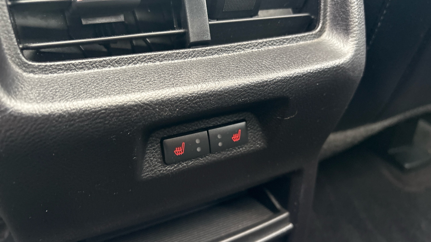 Used Ford Edge 2019 for sale - 76860155: Photo 32