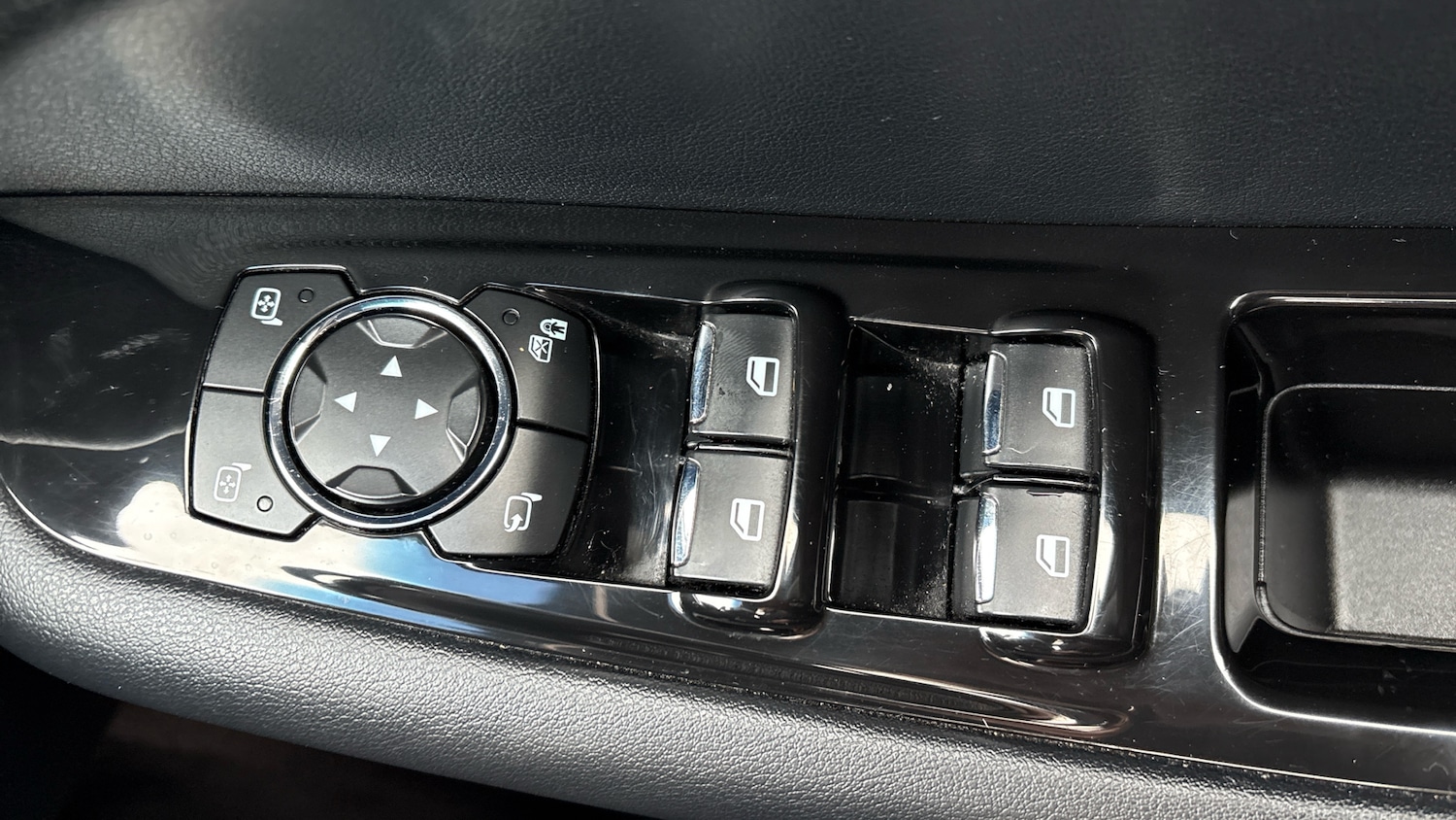 Used Ford Edge 2019 for sale - 76860155: Photo 38