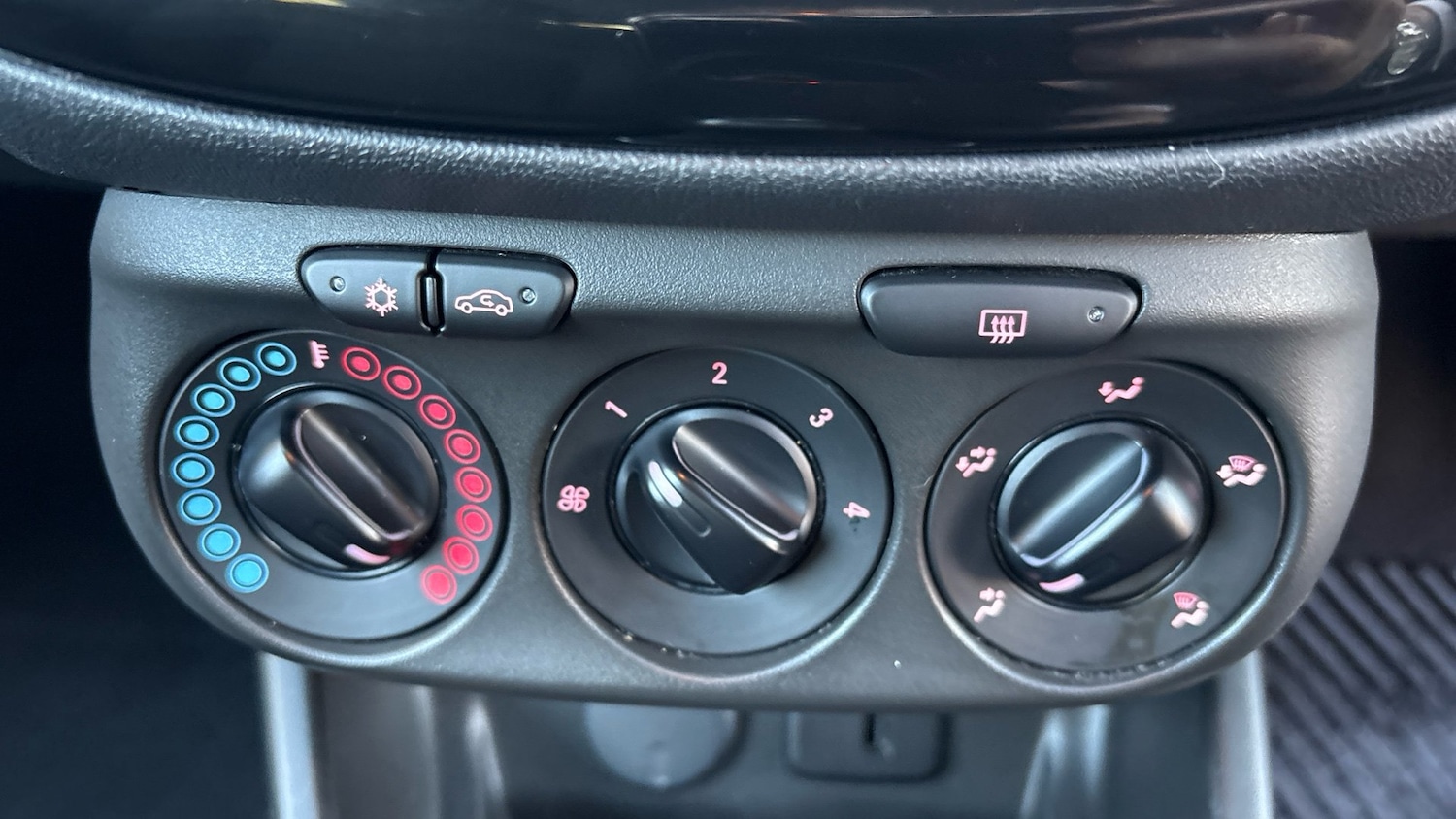 Used Vauxhall Corsa 2017 for sale - 77179903: Photo 25