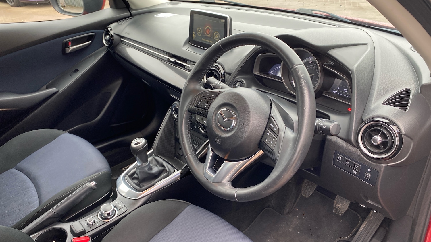 Used Mazda Mazda2 2017 for sale - 77649810: Photo 11