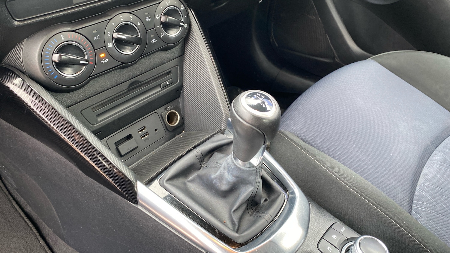 Used Mazda Mazda2 2017 for sale - 77649810: Photo 13