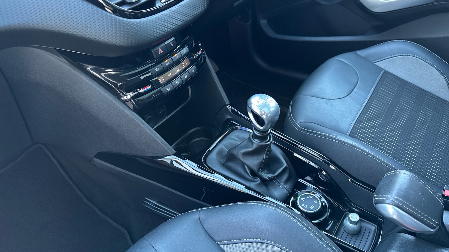 Used Peugeot 2008 2019 for sale - 76734950: Photo 13