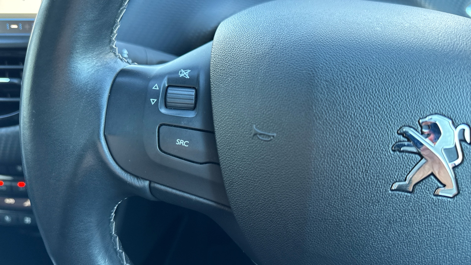 Used Peugeot 2008 2019 for sale - 76734950: Photo 27