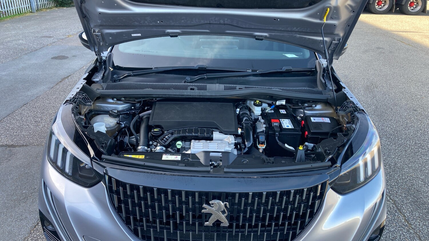 Used Peugeot 2008 2021 for sale - 76100842: Photo 8