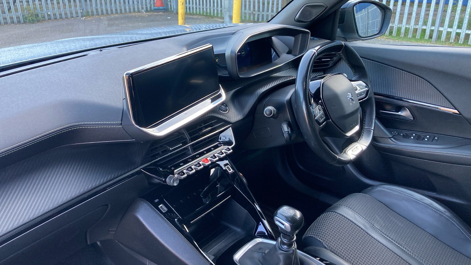 Used Peugeot 2008 2021 for sale - 76100842: Photo 9