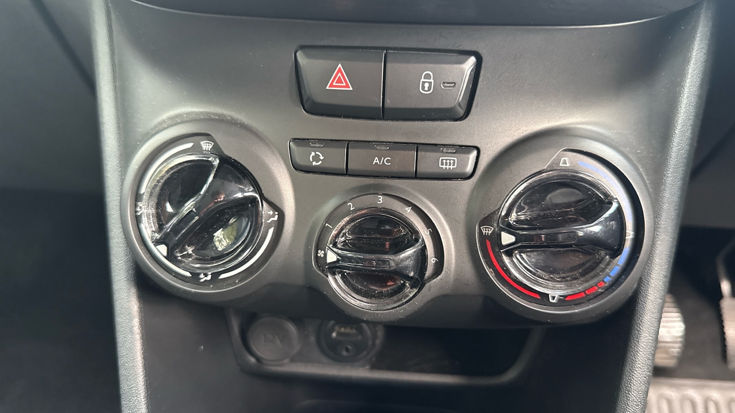 Used Peugeot 2008 2017 for sale - 76366246: Photo 24