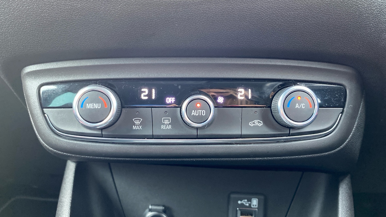 Used Vauxhall Crossland 2022 for sale - 77324364: Photo 28